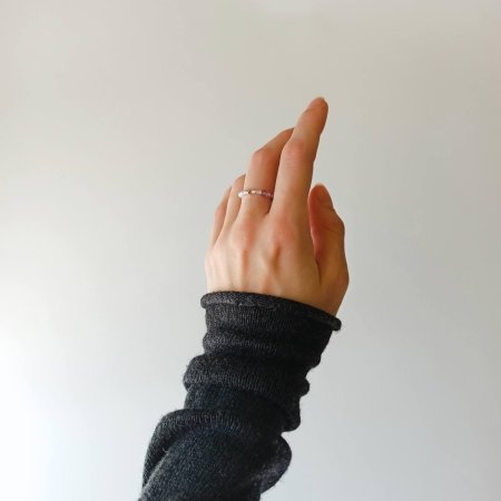 Кільце з натурального циркону (лавандовий)+бусина кольору золото гіпоалерген.сплав d-3мм 15-18р-р на резинці