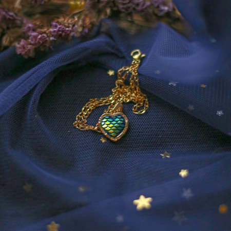 Кулон Серце синьо-зелене з переливом на ланцюжку, фур-ра гіп-ний сплав колір лимонне золото 15х17мм L-45см